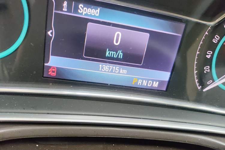 Used Buick Regal 2014 2.0L Elite Fashion Edition Odometer Close Up