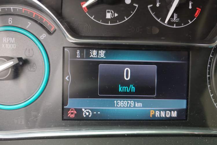 Used Buick Regal 2014 2.0L Elite Fashion Edition Odometer Close Up
