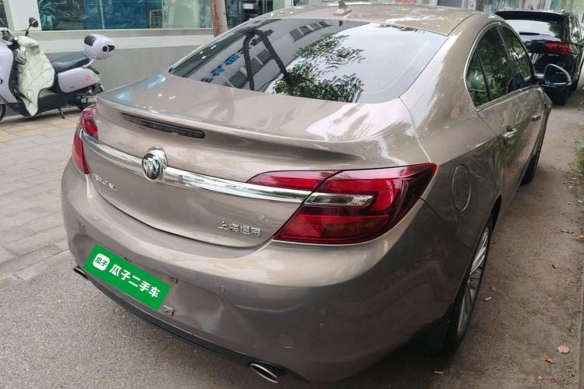 Used Buick Regal 2014 2.4L SIDI Luxury Fashion Edition Rear Right 45 Deg