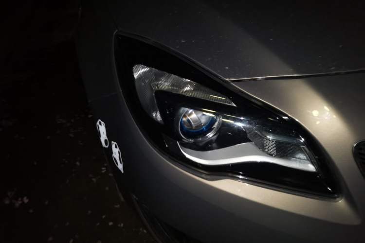 Used Buick Regal 2014 2.0L Leading Fashion Edition Right Front Headlight