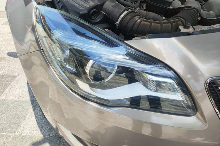 Used Buick Regal 2014 2.0L Leading Fashion Edition Right Front Headlight