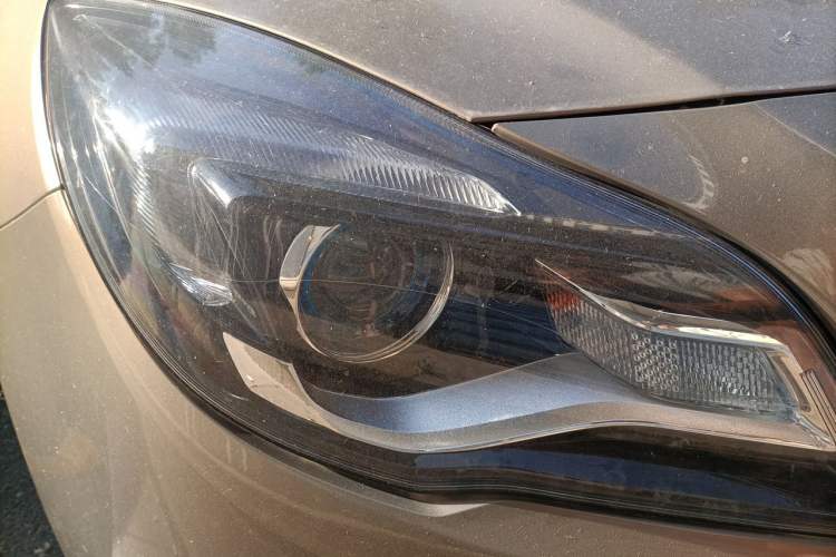 Used Buick Regal 2014 2.0L Leading Fashion Edition Right Front Headlight