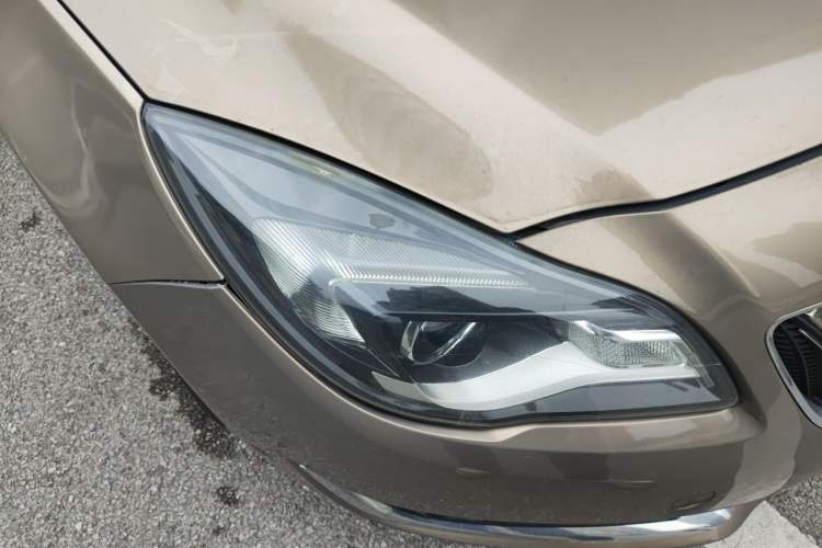 Used Buick Regal 2014 2.0L Elite Fashion Edition Right Front Headlight