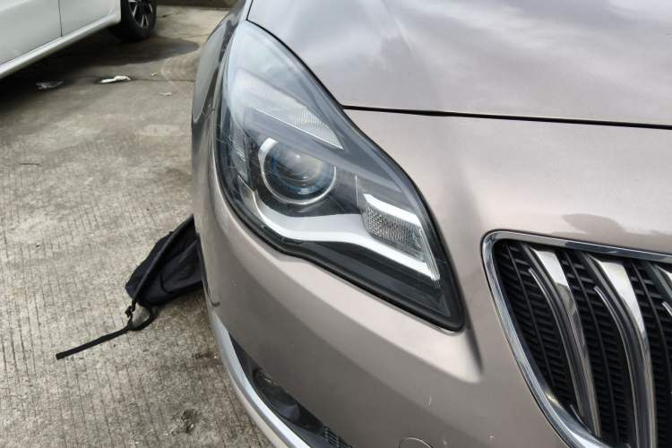 Used Buick Regal 2014 2.0L Elite Fashion Edition Right Front Headlight