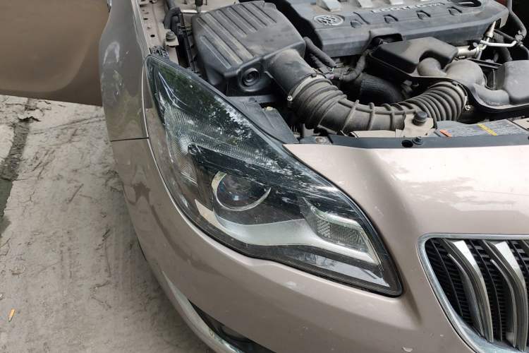 Used Buick Regal 2014 2.0L Elite Fashion Edition Right Front Headlight