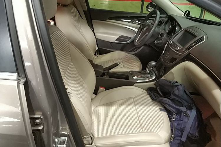 Used Buick Regal 2014 2.0L Leading Fashion Edition Right Front Seat