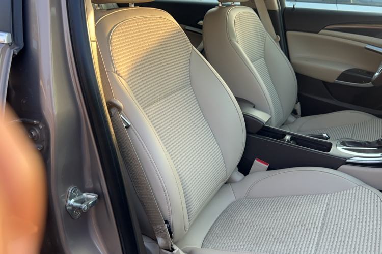 Used Buick Regal 2014 2.0L Leading Fashion Edition Right Front Seat
