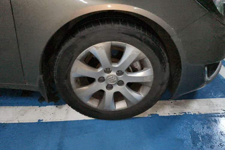 Used Buick Regal 2014 1.6T Fashionable Tech Edition Right Front Wheel Hub