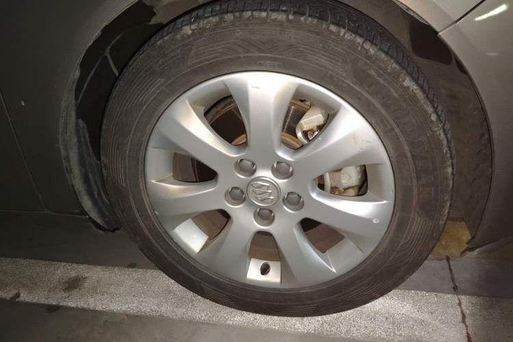 Used Buick Regal 2014 1.6T Fashionable Tech Edition Right Front Wheel Hub
