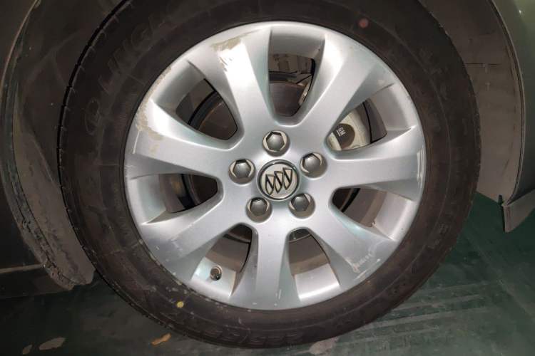 Used Buick Regal 2014 2.0L Leading Fashion Edition Right Front Wheel Hub