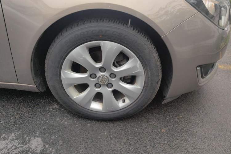 Used Buick Regal 2014 2.0L Elite Fashion Edition Right Front Wheel Hub