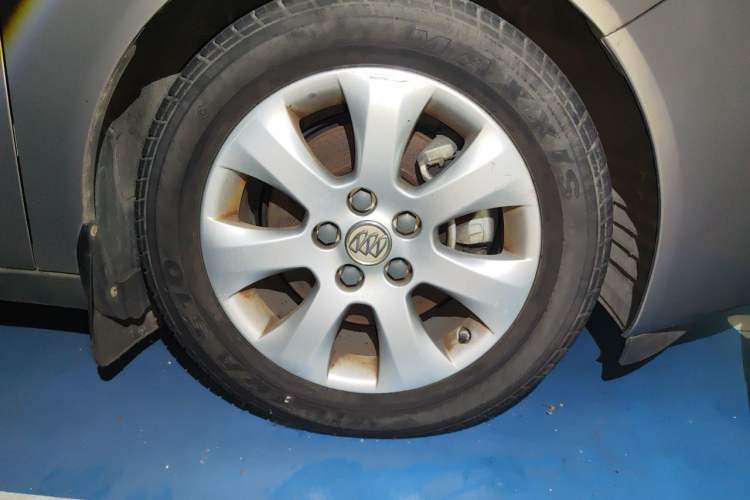 Used Buick Regal 2014 1.6T Fashionable Tech Edition Right Front Wheel Hub