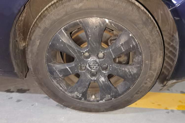 Used Buick Regal 2014 1.6T Fashionable Tech Edition Right Front Wheel Hub