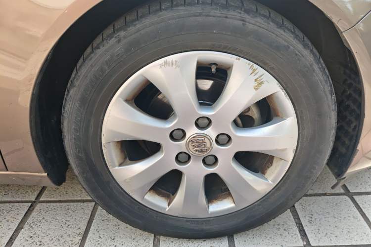 Used Buick Regal 2014 2.0L Elite Fashion Edition Right Front Wheel Hub