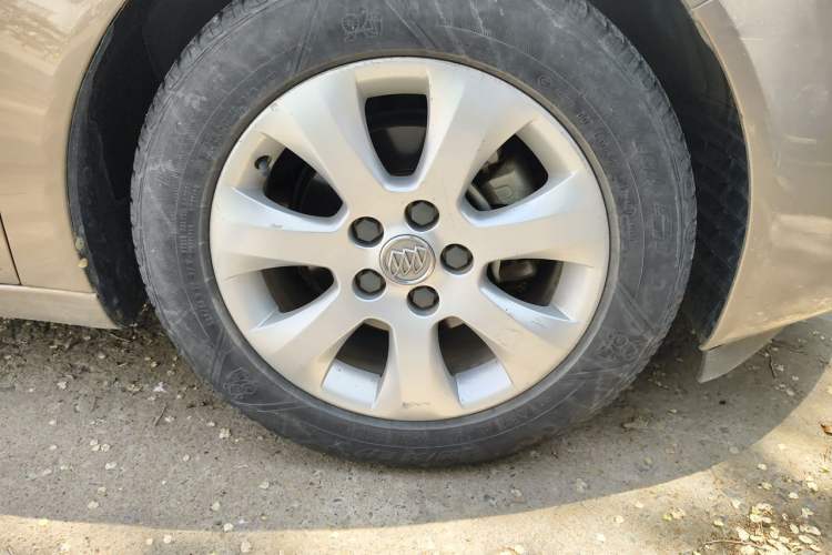 Used Buick Regal 2014 2.0L Leading Fashion Edition Right Front Wheel Hub