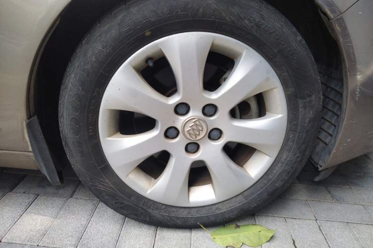 Used Buick Regal 2014 1.6T Fashionable Tech Edition Right Front Wheel Hub