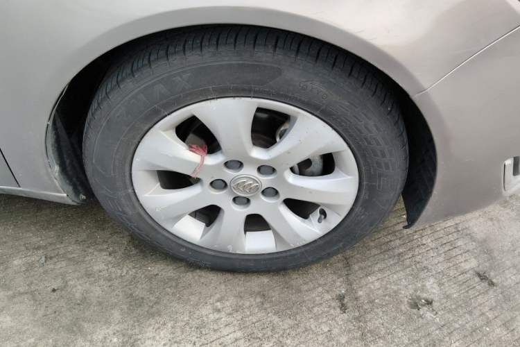 Used Buick Regal 2014 2.0L Elite Fashion Edition Right Front Wheel Hub