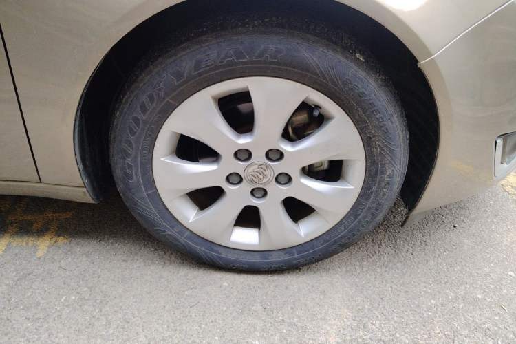 Used Buick Regal 2014 2.0L Leading Fashion Edition Right Front Wheel Hub