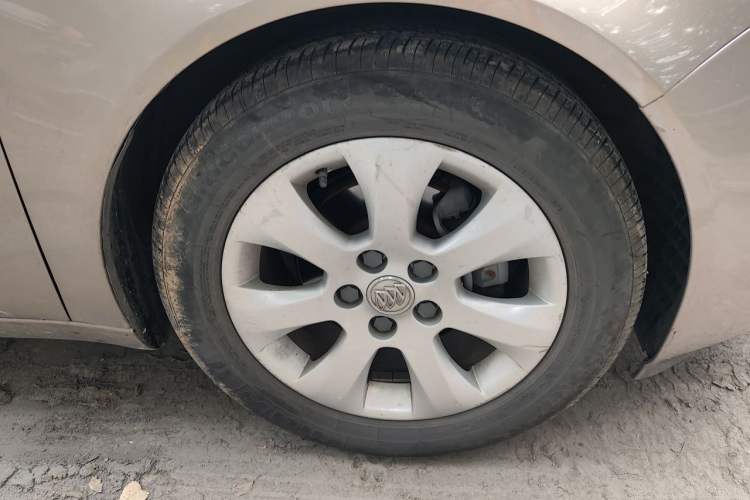 Used Buick Regal 2014 2.0L Elite Fashion Edition Right Front Wheel Hub