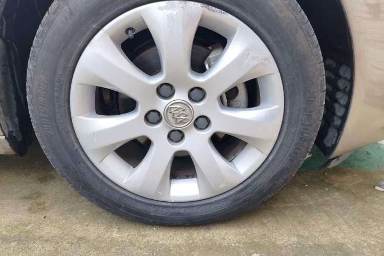 Used Buick Regal 2014 2.0L Leading Fashion Edition Right Front Wheel Hub