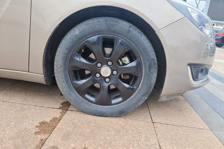 Used Buick Regal 2014 2.0L Leading Fashion Edition Right Front Wheel Hub