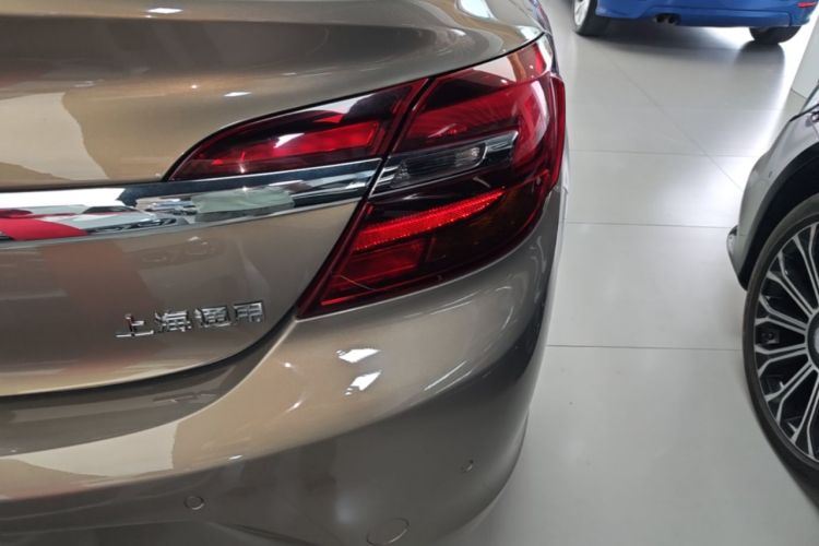 Used Buick Regal 2014 2.0L Elite Fashion Edition Right Rear Taillight