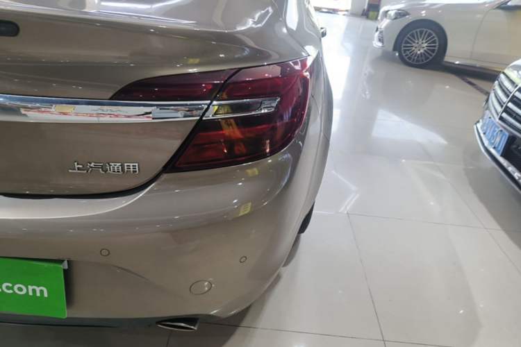 Used Buick Regal 2014 2.0L Elite Fashion Edition Right Rear Taillight