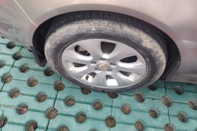 Used Buick Regal 2014 2.0L Leading Fashion Edition Right Rear Wheel Hub