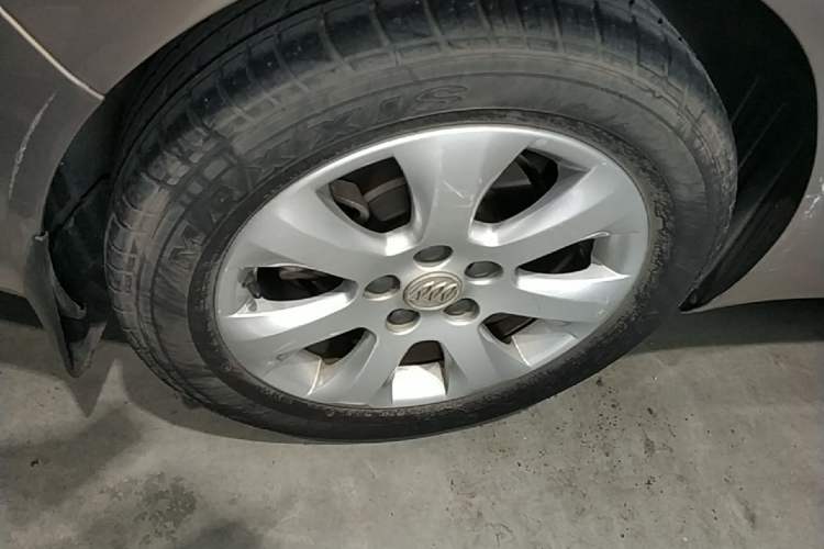Used Buick Regal 2014 2.0L Leading Fashion Edition Right Rear Wheel Hub