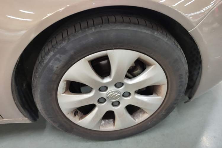 Used Buick Regal 2014 2.0L Elite Fashion Edition Right Rear Wheel Hub