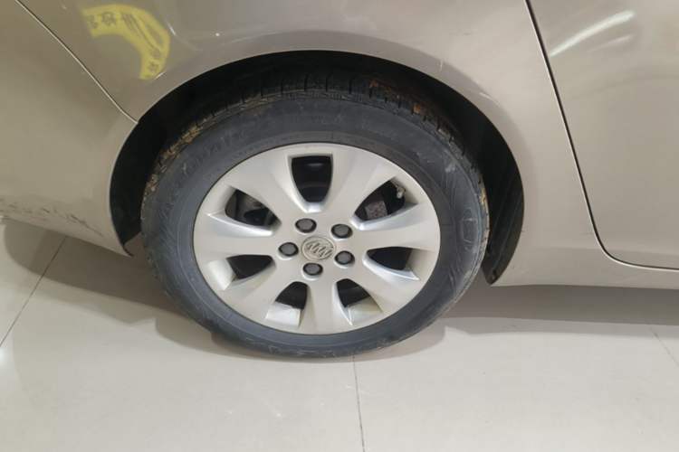 Used Buick Regal 2014 2.0L Elite Fashion Edition Right Rear Wheel Hub