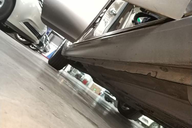 Used Buick Regal 2014 2.0L Leading Fashion Edition Right Side Sill