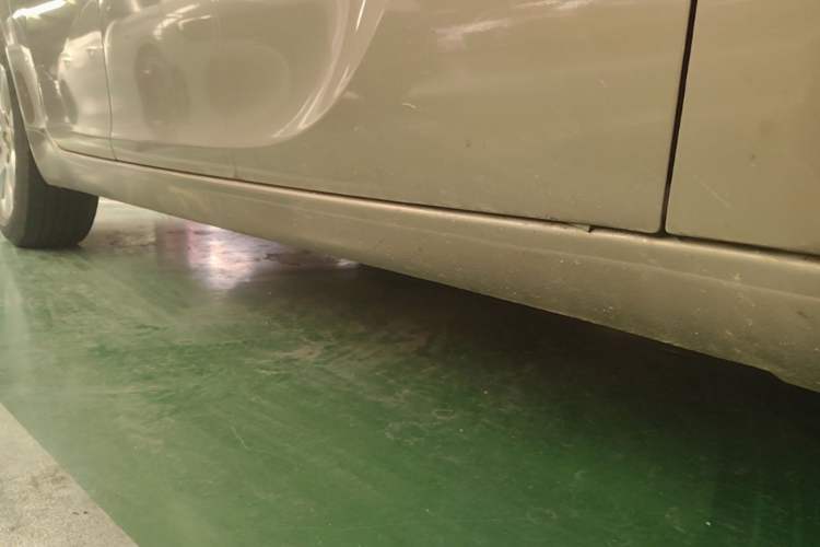 Used Buick Regal 2014 2.0L Elite Fashion Edition Right Side Sill