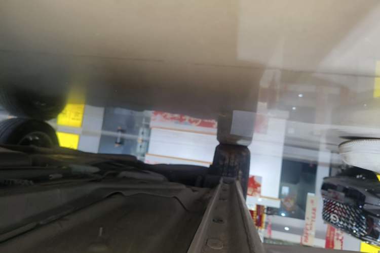 Used Buick Regal 2014 2.0L Elite Fashion Edition Right Side Sill