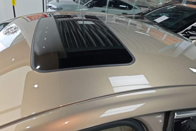 Used Buick Regal 2014 2.0L Elite Fashion Edition Roof