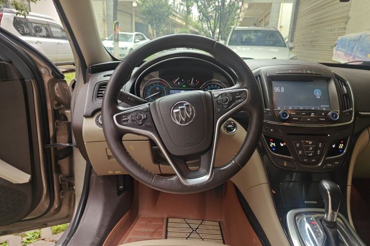 Used Buick Regal 2014 2.0L Elite Fashion Edition Steering Wheel