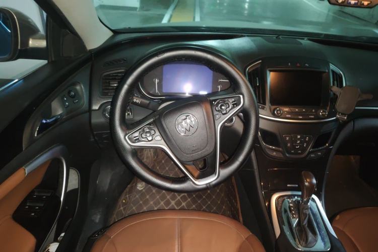 Used Buick Regal 2014 2.4L SIDI Luxury Fashion Edition Steering Wheel