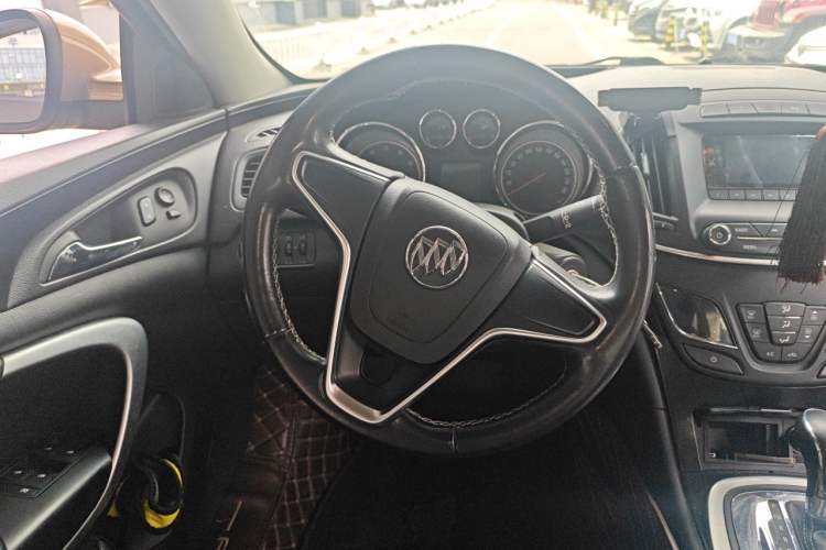 Used Buick Regal 2014 1.6T Fashionable Tech Edition Steering Wheel