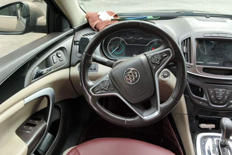 Used Buick Regal 2014 2.0L Elite Fashion Edition Steering Wheel