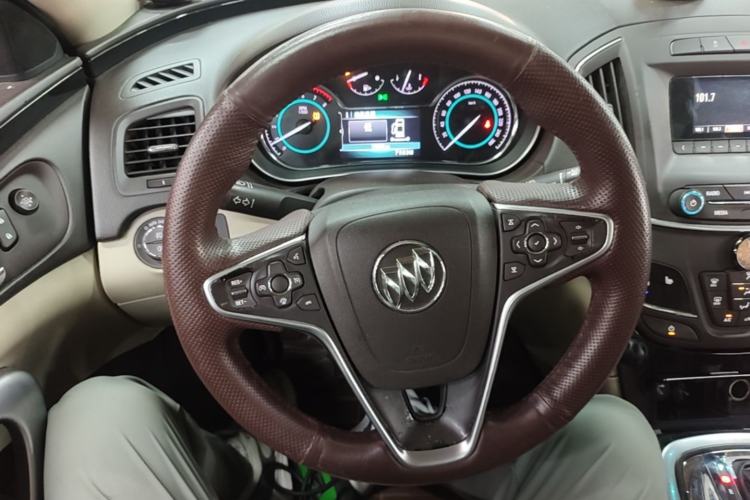 Used Buick Regal 2014 2.0L Elite Fashion Edition Steering Wheel
