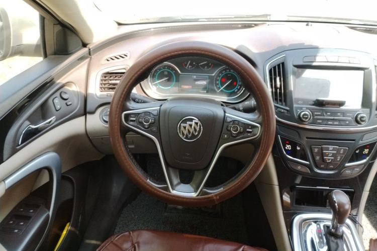 Used Buick Regal 2014 2.0L Elite Fashion Edition Steering Wheel