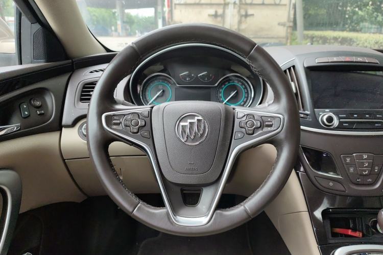 Used Buick Regal 2014 2.0L Elite Fashion Edition Steering Wheel