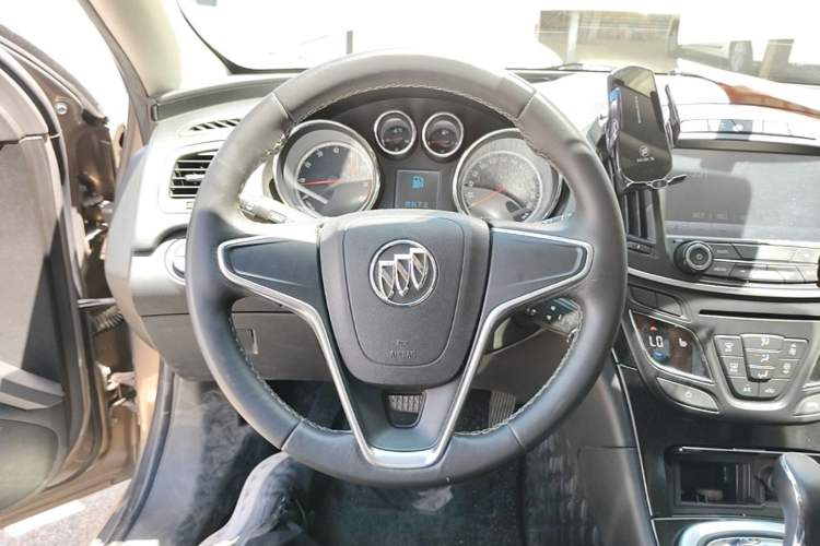 Used Buick Regal 2014 1.6T Fashionable Tech Edition Steering Wheel