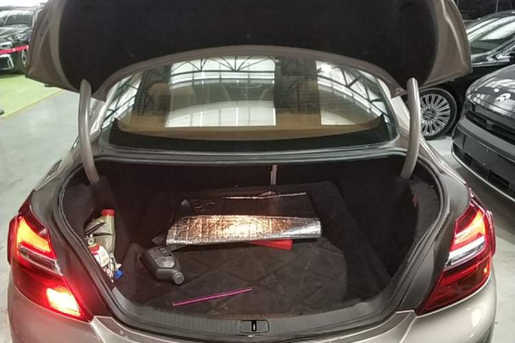 Used Buick Regal 2014 2.0L Leading Fashion Edition Trunk