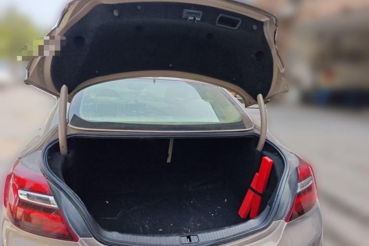 Used Buick Regal 2014 2.0L Elite Fashion Edition Trunk