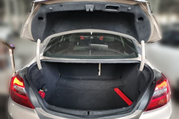Used Buick Regal 2014 2.0L Leading Fashion Edition Trunk
