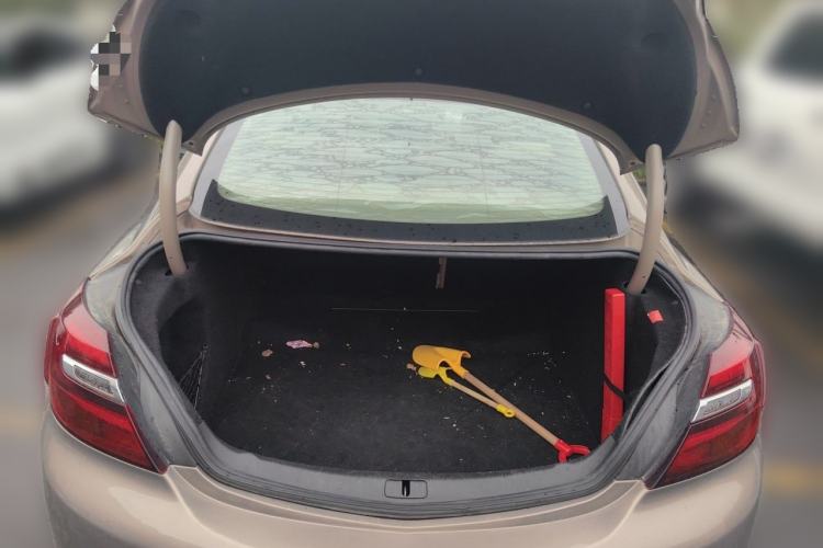 Used Buick Regal 2014 2.0L Elite Fashion Edition Trunk
