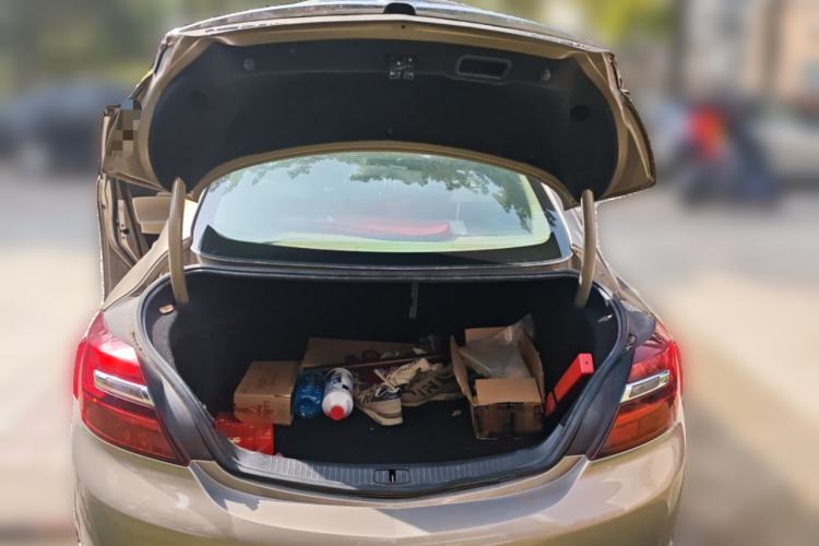 Used Buick Regal 2014 2.0L Elite Fashion Edition Trunk