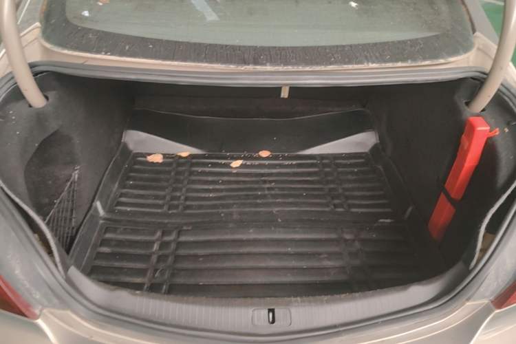 Used Buick Regal 2014 2.0L Elite Fashion Edition Trunk