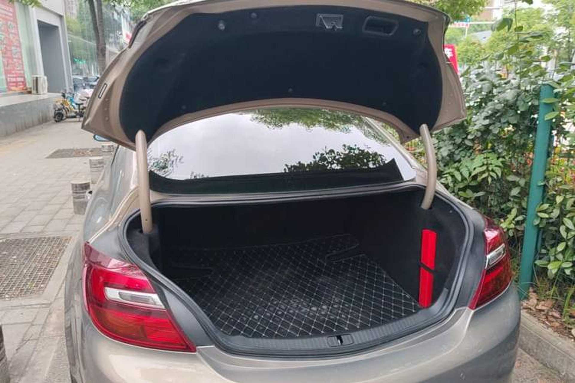 Used Buick Regal 2014 2.4L SIDI Luxury Fashion Edition Trunk